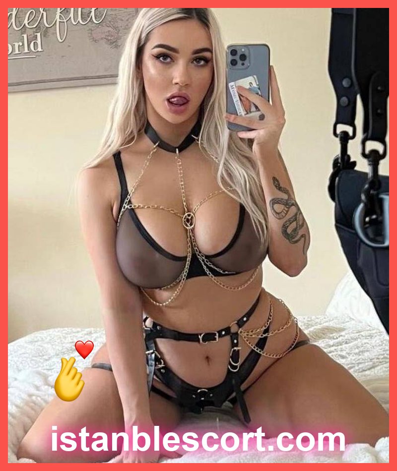 Aylin, 21 — Cevizli vitrin kartı